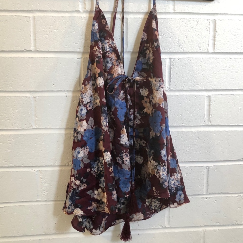 π Floral Crop Tank with Tassles